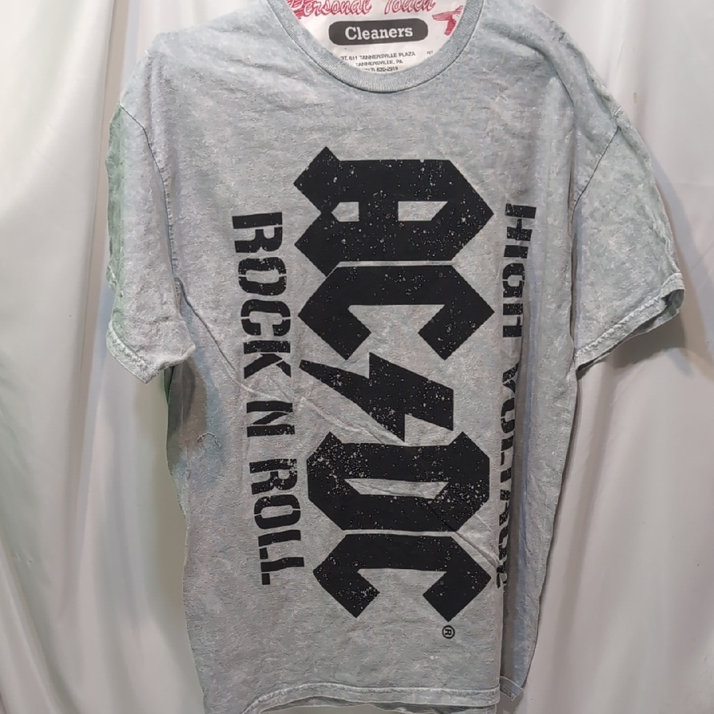 AC/DC Gray Cotton High Voltage Graphic Tee Size Medium NWOT